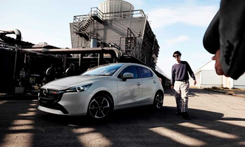Harga-Mazda-2-Hatchback-di-Makassar-EX-pc-sep-2024-4